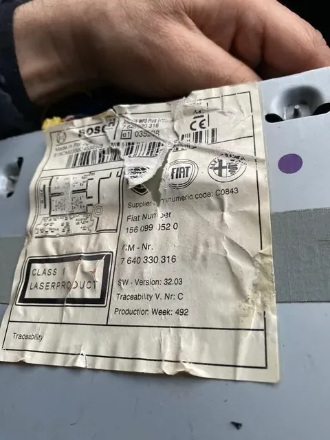 Alfa Romeo Teyp Seri Numarası Etiketi ve Barkod Konumu