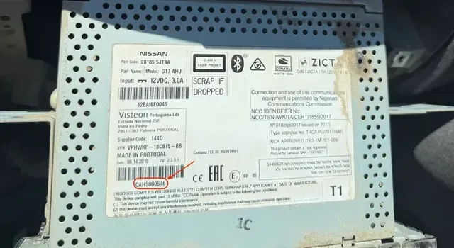 Görsel 2: Nissan Visteon Model Teyp Etiketi